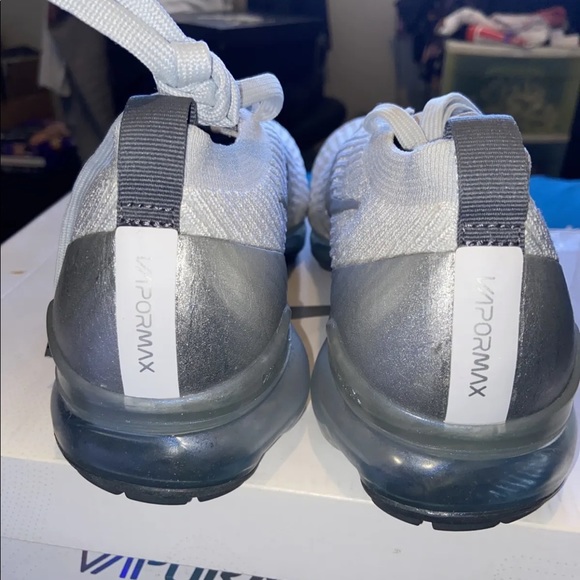 NIKE AIR VAPORMAX FLYNIT 3 - Picture 3 of 9